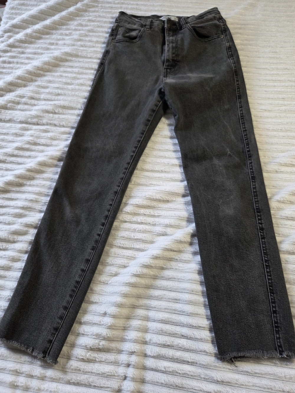 Pull&Bear Women’s Black Gray High Rise Straight Leg Jeans Size 4 Raw Hem